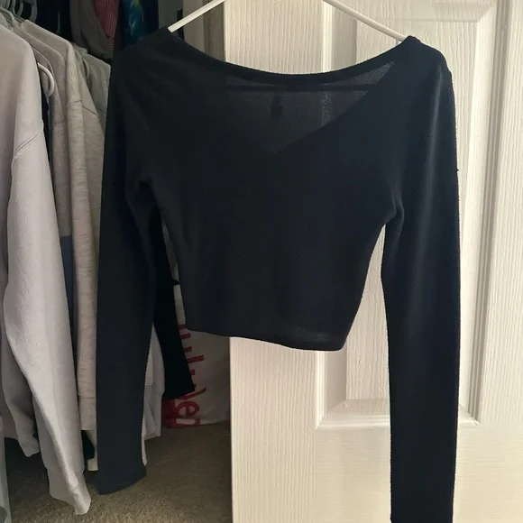 Pac Sun black crop shirt - Picture 3 of 3